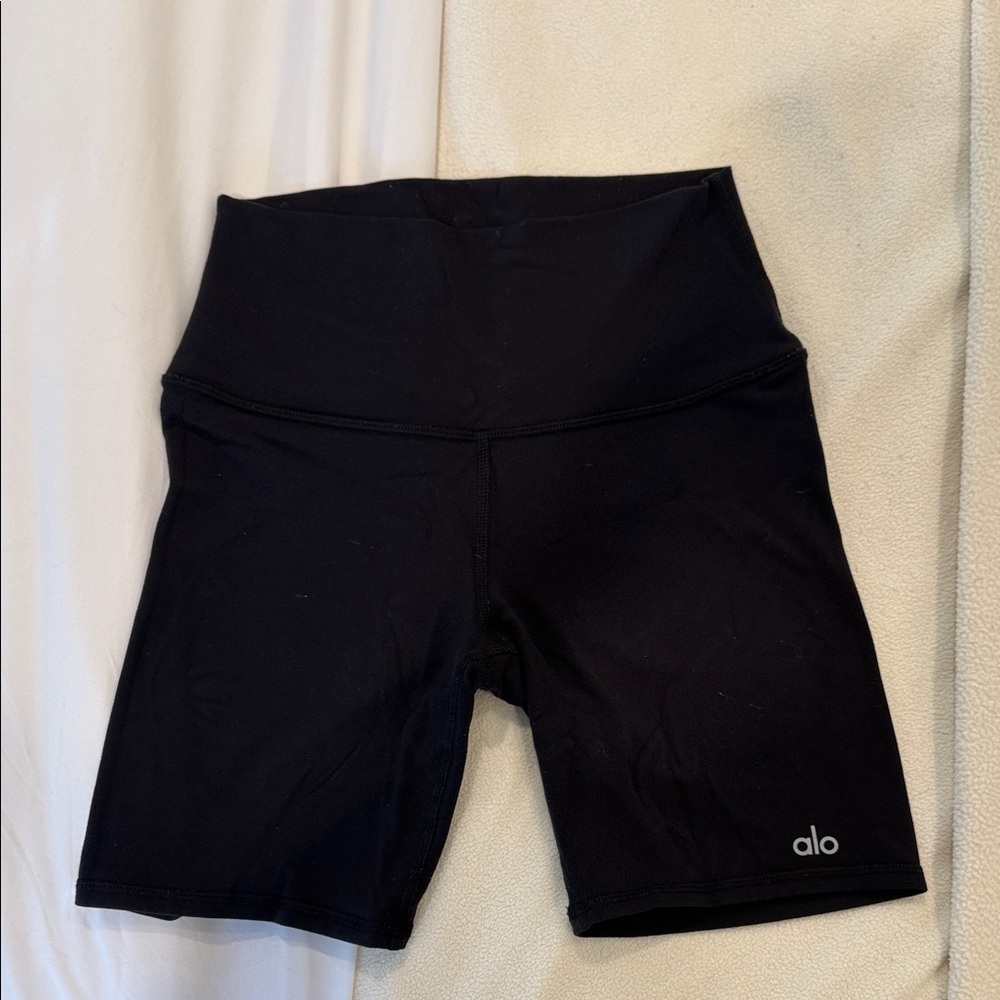ALO Yoga Women's Black Bike Shorts